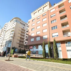 מלון Oresti Center