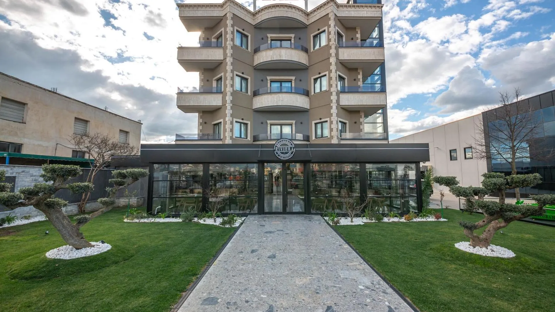 Hotel Riviera Tirana 4*,