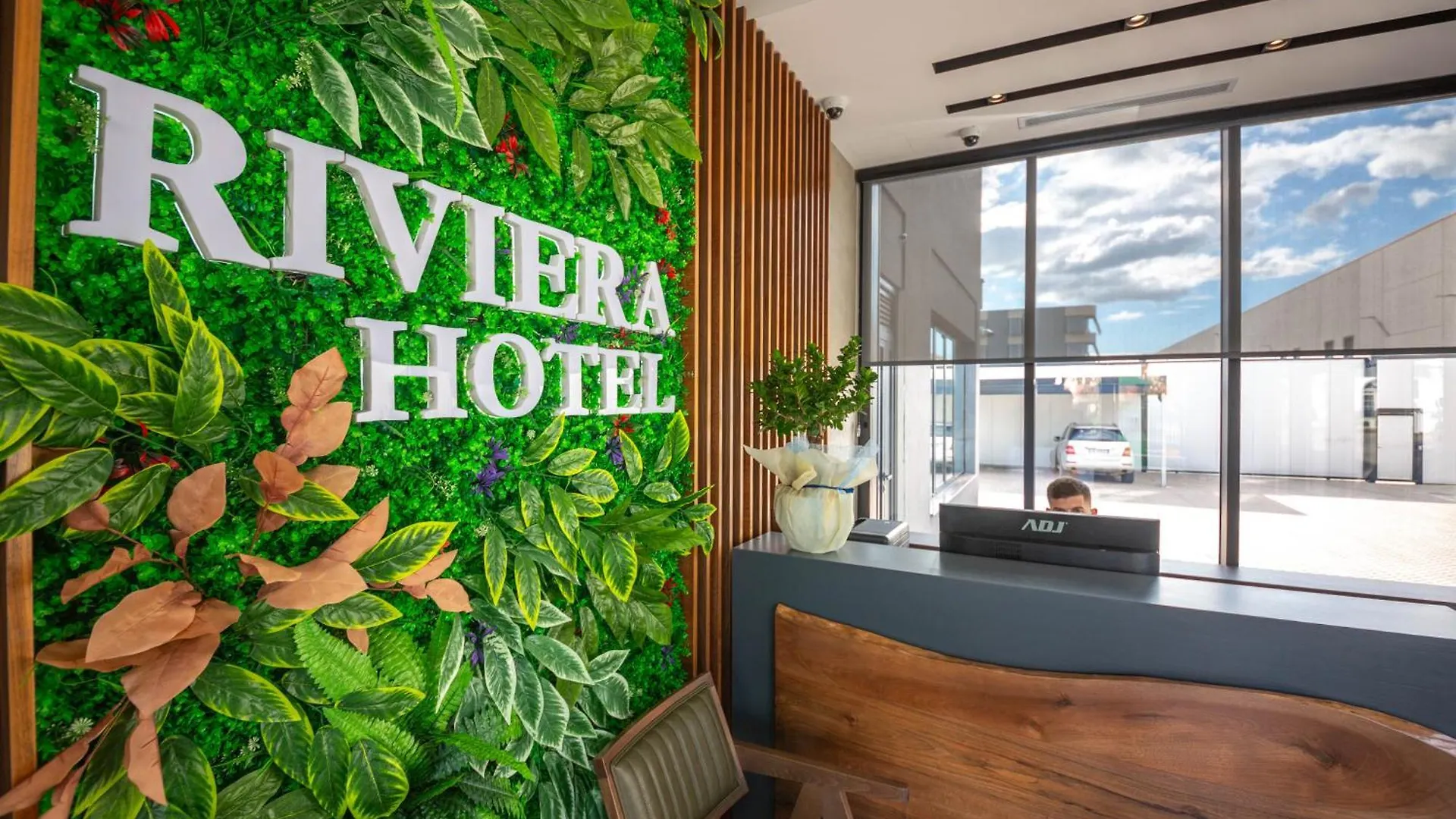 ****  Hotel Riviera Tirana Albania
